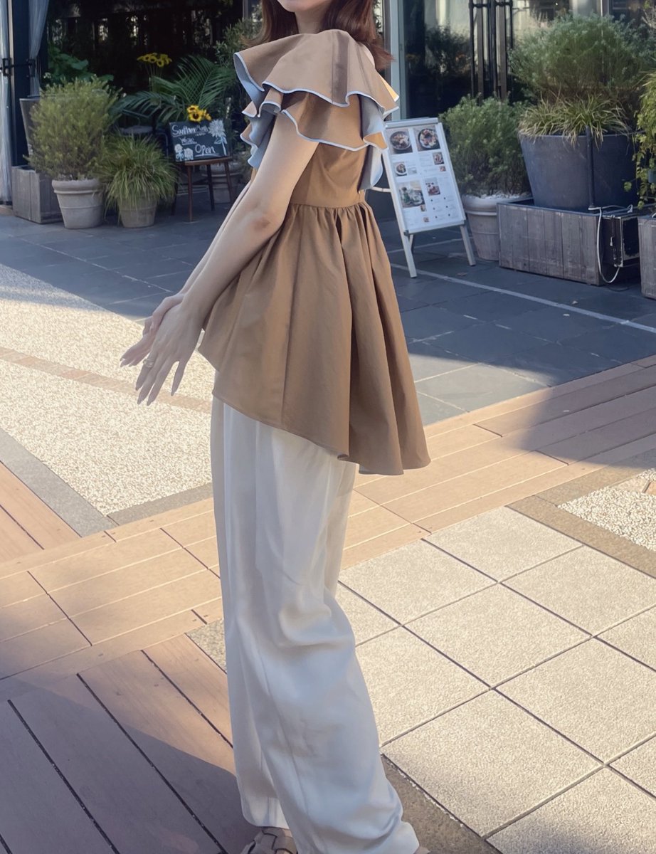 __mayotan__'s tweet photo. ・
neunaのセンタータック
ラップワイドスラックスパンツ🩳
ホワイトパンツはカジュアルになり過ぎず、綺麗めに着こなせる😌
#neuna #neuna_official #pr #gifted https://t.co/9hahstdQ8L
