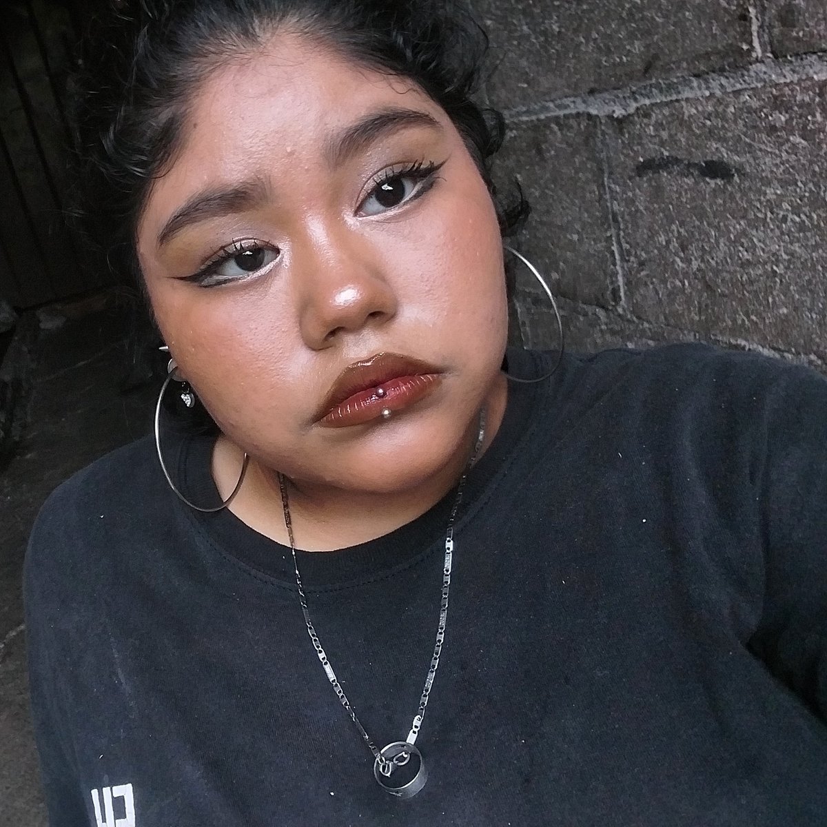 NahomyVaquerano's tweet photo. #NuevaFotoDePerfil https://t.co/WfUqOY4Q9J