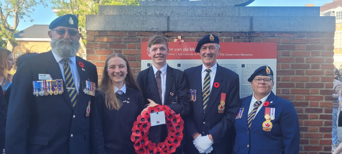 RHSHumanities's tweet photo. Rastrick students Toby Hunneybell and Ellen Hewitt laying a wreath at the Last Post ceremony at Menin Gate. https://t.co/TWESIzvARJ