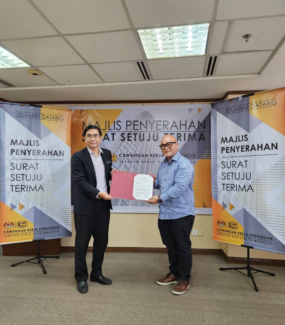 CKP_JKR's tweet photo. Sesi serahan SST untuk projek Telaga Tiub Sabah (Pakej 5 - 18 projek) kepada Kontraktor  di bawah seliaan  BPP7 , Cawangan Kerja Pendidikan . Tahniah! Tarikh 18 Julai 2023.  #jasakepadarakyat #jkrmalaysia https://t.co/9Lm8VuNR1S