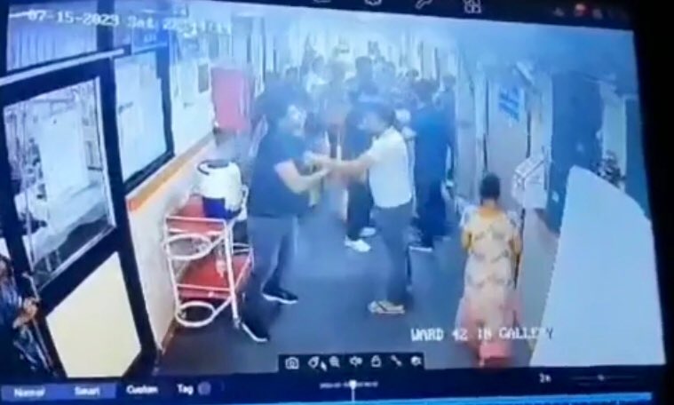 Within 2 days two on duty doctors in delhi were not only abused but brutally assaulted by illiterate patient attendants 

• The bleeding you are seeing doesn’t belong to a patient but an on duty doctor at ESIC hospital, Okhla phase 1 yesterday night.

• While Pediatric Resident