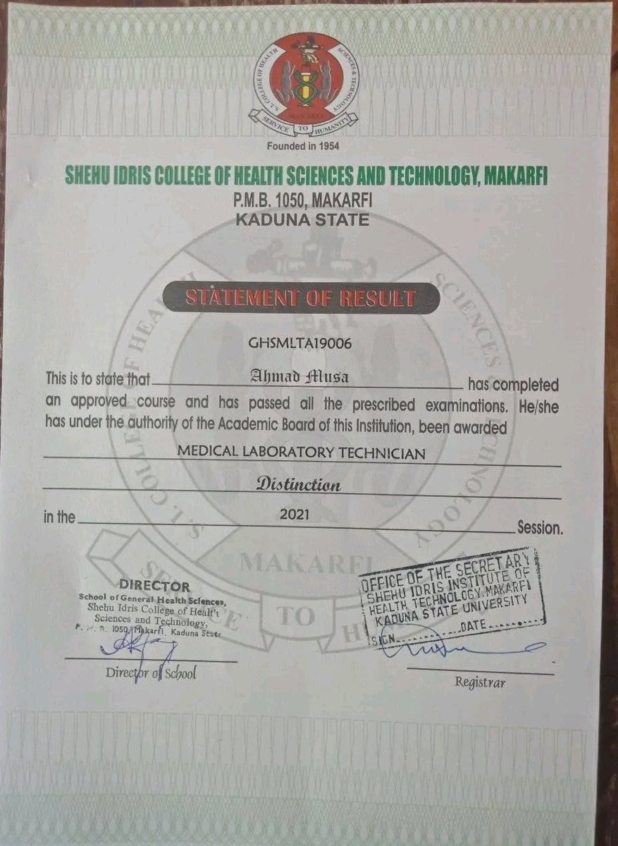 It's finally done and dusted!! Alhamdulillah proudly as a Medical Laboratory Technician by Profession.