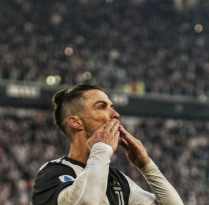 weekendkiddd's tweet photo. IN MY MIND, I'M ALWAYS THE BEST ❤🙌🏻 -Cr7 https://t.co/8jB4n8PZY3