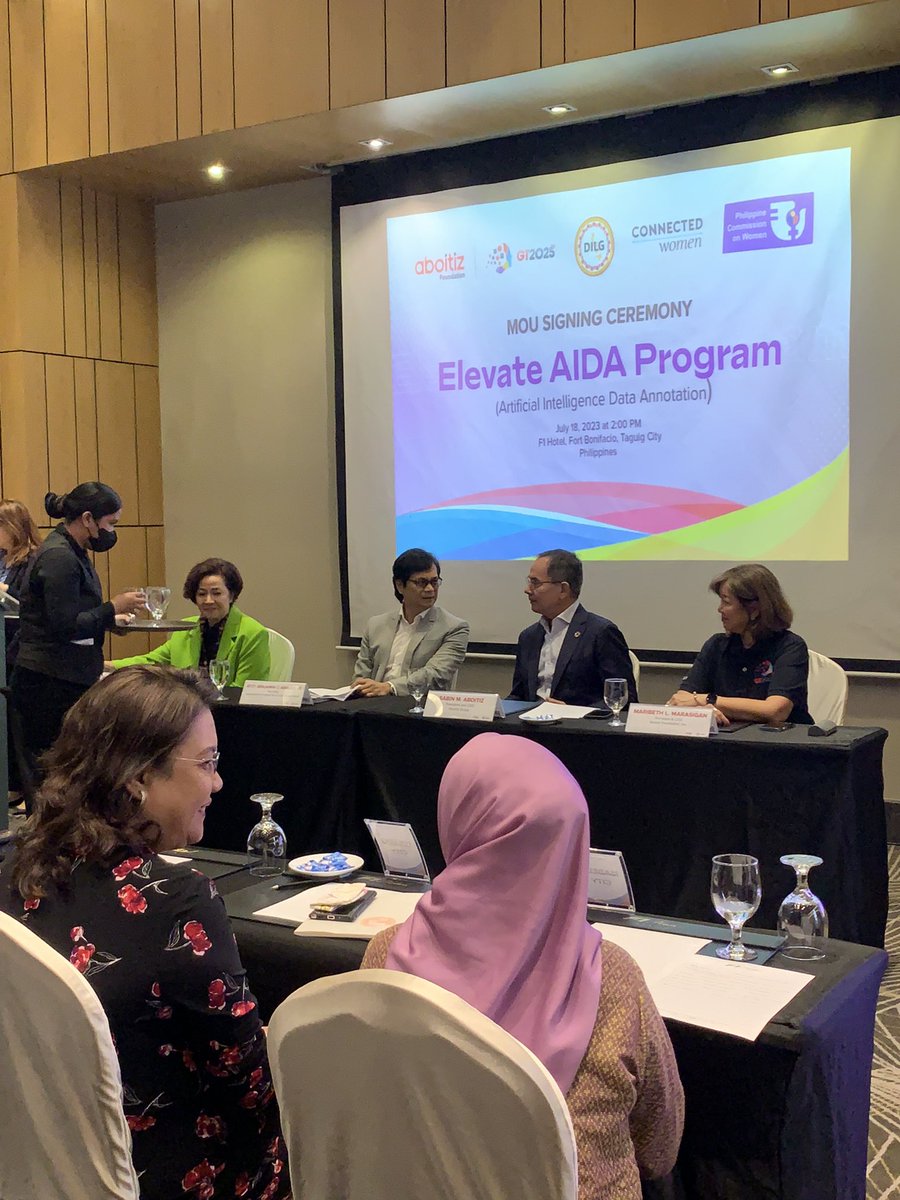 HAPPENING NOW: Aboitiz Foundation partners with DILG to scale up the Elevate AIDA initiative 🤝 This joint program empowers women to shape their futures by harnessing the power of data. #OneNewAboitiz