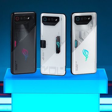 HorasID's tweet photo. #ROGPHONE7ID diluncurkan dalam 2 varian, ROG Phone 7 dan ROG Phone 7 Ultimate. Bedanya apa bang? Sekilas tampak pada gambar berikut. #FORTHOSEWHODARE #WRCROG7ID @ASUS_ROG_ID @Travelerien https://t.co/X0hdIykB25