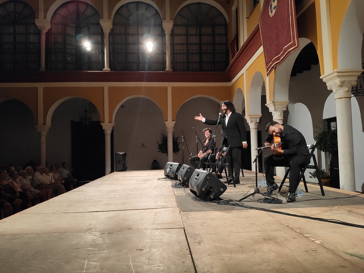 fergraf1973's tweet photo. Antonio Reyes en el Festival Flamenco de Olivares 2023 https://t.co/YZgVsEwrrq