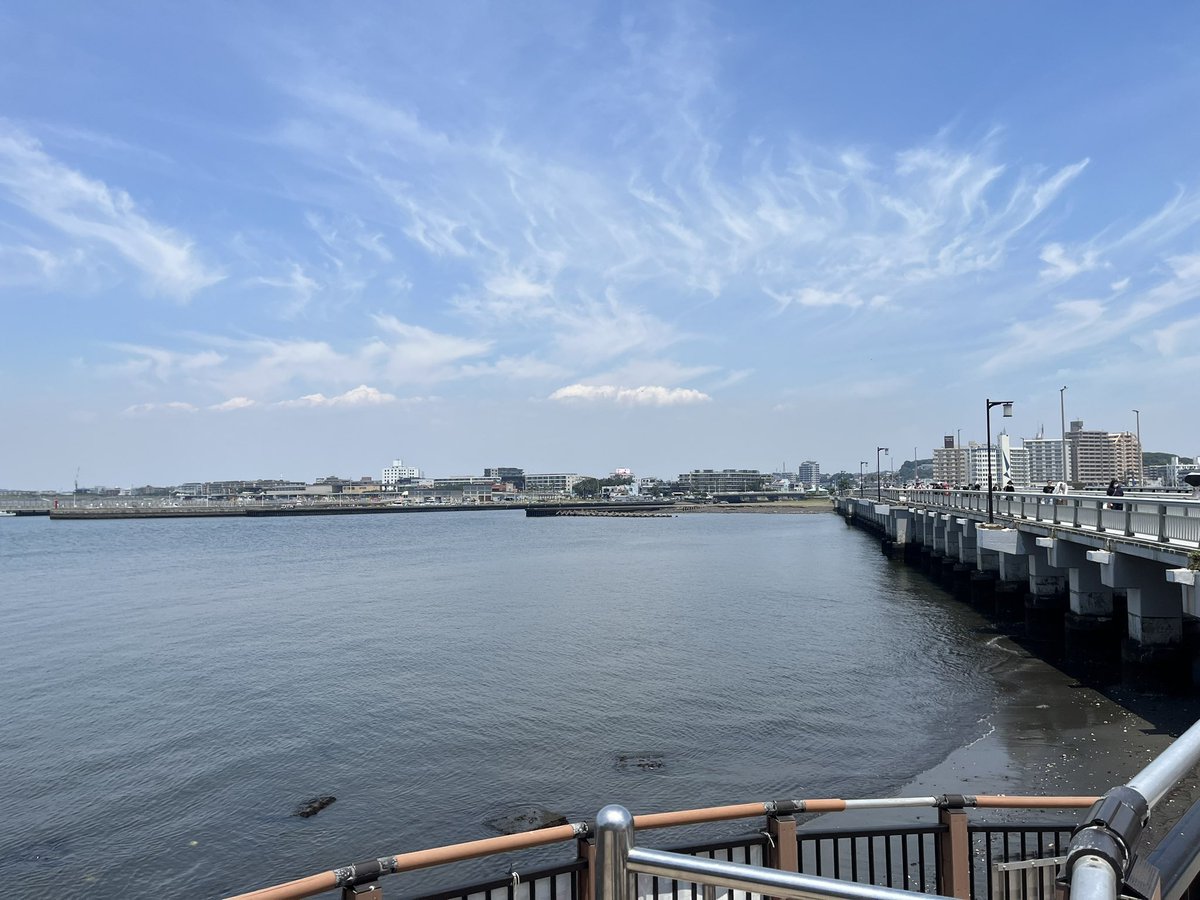hajime_k1984's tweet photo. 夏場の江の島の歩き方

無理しない
帰りの余力を残しておく
影を歩いたり、直射日光を避ける
水分補給は欠かさずに https://t.co/Cq2C1AX8h4
