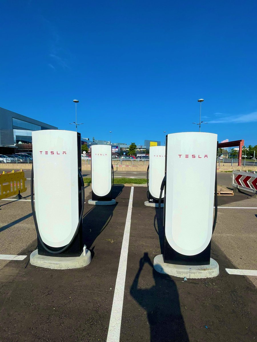 Esther Kokkelmans on Twitter "News The fourth V4 Tesla supercharger