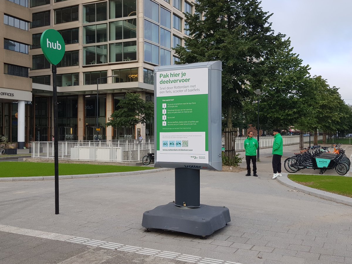 Bart_Chr_'s tweet photo. Hub/stalling deelfietsen &amp; deelscooters bij Rotterdam CS is open (dak Weenatunnel). Eerste deelfietsen staan er al, nu de deelscooters nog 😉 https://t.co/EOSWKqyA9v