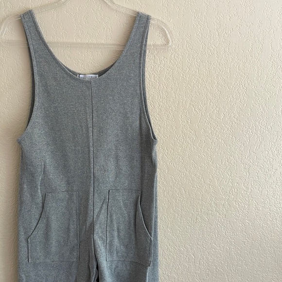 So good I had to share! Check out all the items I'm loving on <a href="/Poshmarkapp/">Poshmark</a> #poshmark #fashion #style #shopmycloset #flyingtomato #sketchers #zara: posh.mk/yqcnadTLwBb