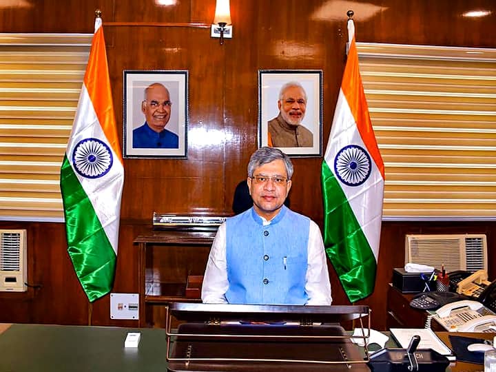 माननीय रेल मंत्री श्री अश्वनी वैष्णव जी आपके जन्म दिन पर समस्त रेल अप्रेंटिस परिवार की तरफ से बहुत बहुत शुभ कामनाएं आज के दिन रेल अप्रेंटिस का आदेश जारी करके रेल अप्रेंटिस के जीवन को खुशमय बनाएं।💐
#रेलअप्रेंटिस 
#सीधीभर्ती
<a href="/AshwiniVaishnaw/">Ashwini Vaishnaw</a> 
<a href="/PMOIndia/">PMO India</a> 
<a href="/annamalai_k/">K.Annamalai</a> 
<a href="/BJP4India/">BJP</a>