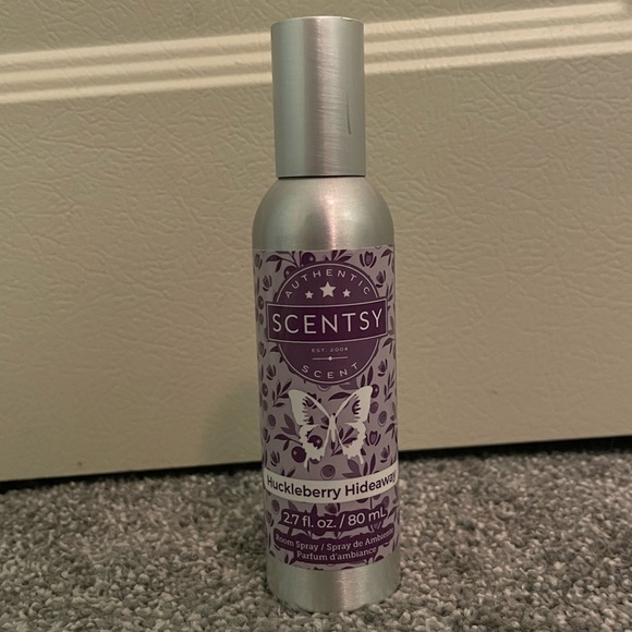 So good I had to share! Check out all the items I'm loving on <a href="/Poshmarkapp/">Poshmark</a> #poshmark #fashion #style #shopmycloset #semantiks #scentsy: posh.mk/ls0ys9DLwBb