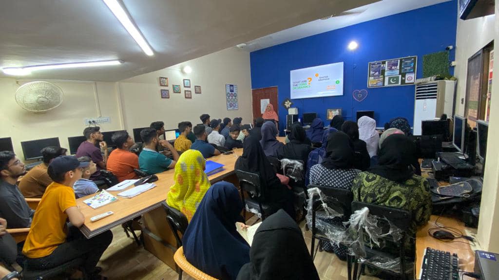 jdcfoundationpk's tweet photo. Web and Graphic Design new batch started at House of JDC!
.
.
.
#jdc #jdcfoundation #jdceducationsystem #freeducation #webdesign #graphicdesign https://t.co/GLDqDoOxo4