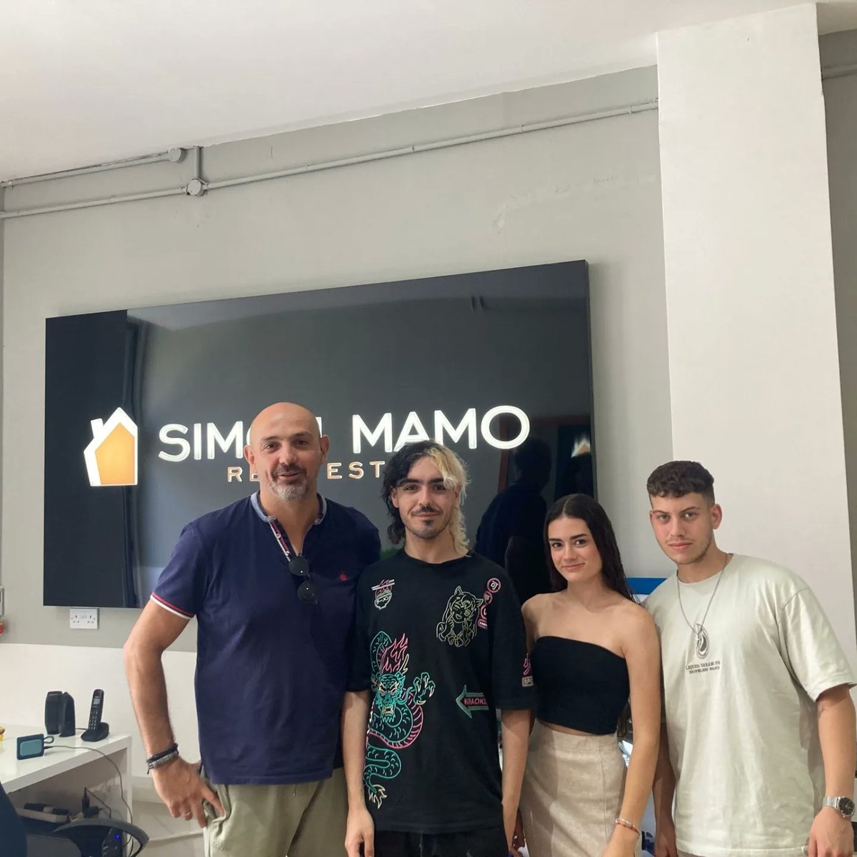 FpSedavi's tweet photo. Visita de nuestro compañero de ciclos Jose Ángel al alumnado de Grado Medio en Gestión Administrativa que está desarrollando su experiencia Erasmus en Malta, verano 2023. Con la beca de acompañamiento ha sido partícipe de primera mano del desarrollo de sus tareas administrativas. https://t.co/rSpiOCtOqM