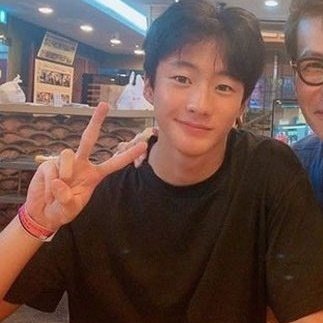 antonbrasil_'s tweet photo. 🐈‍⬛ | Bem-vindos a sua primeira fanbase brasileira dedicada ao possível integrante do novo grupo masculino da SM Entertainment, Lee Chanyoung.

🔔 — Ativem as notificações!

#이찬영 #SMNBG #LEECHANYOUNG https://t.co/srzcyoE7N4