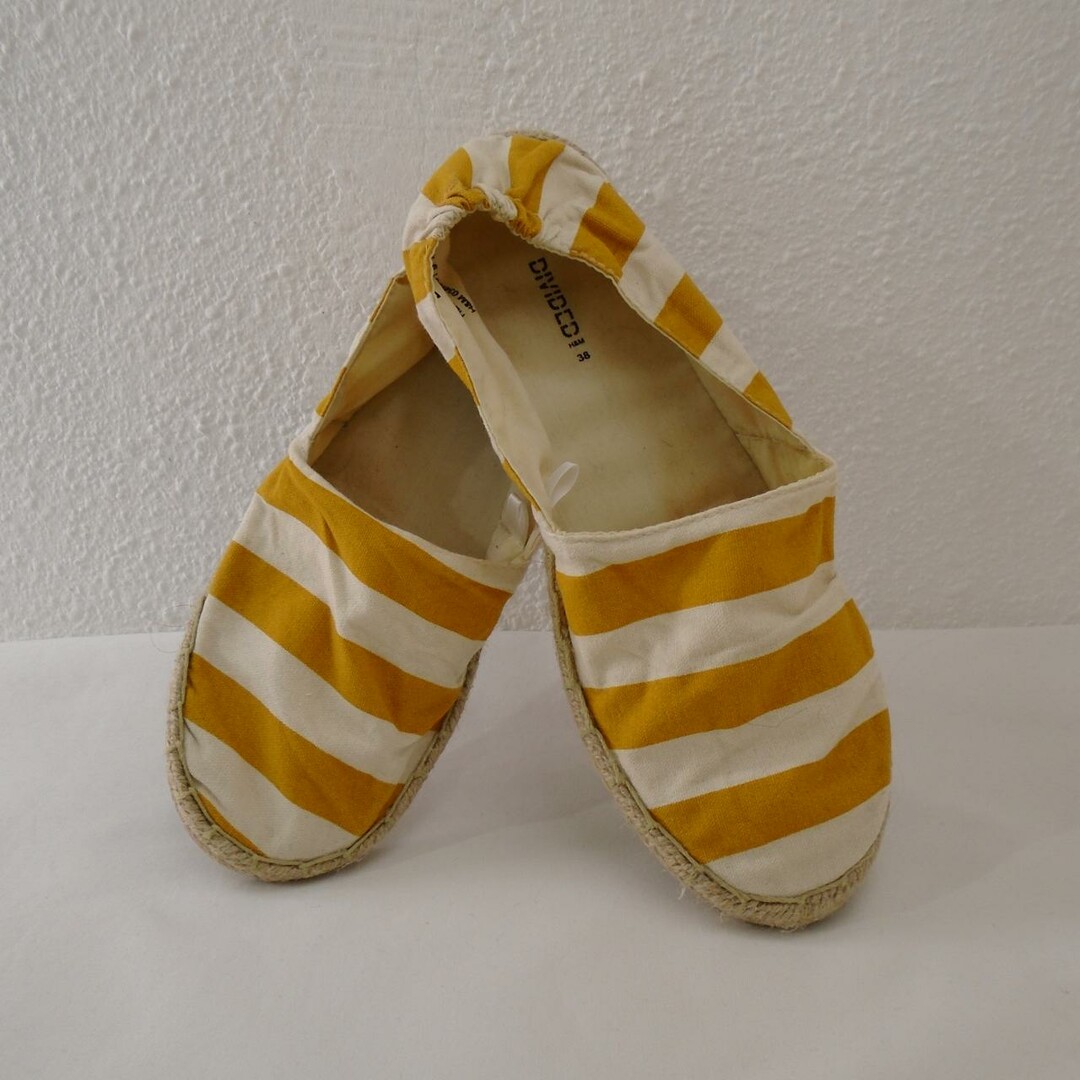 🆕 Women's Sandals H&M. Multicolor. M. Used. Satisfactory 💸 €: 7.00 EUR 👉 #outletdejavu #retro #slowfashion outletdejavu.com/products/women…