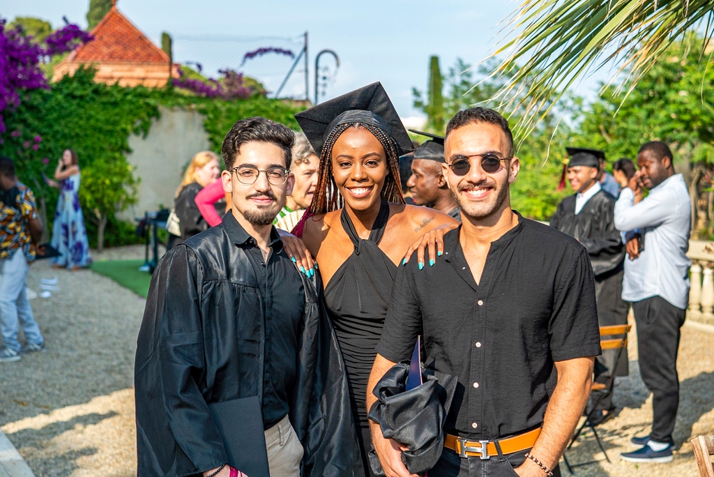 eseibarcelona's tweet photo. The Amazing Class of 2023 🎓 Do you recognize anyone?

We have uploaded the full photo gallery on our webpage!

Feel free to have a look! 🔗 https://t.co/IRJv7dXFhd

#eseibarcelona #eseibusinessschool #eseicommunity   #leadersinbusiness #graduation #Classof2023 https://t.co/QjPoNRwxlR