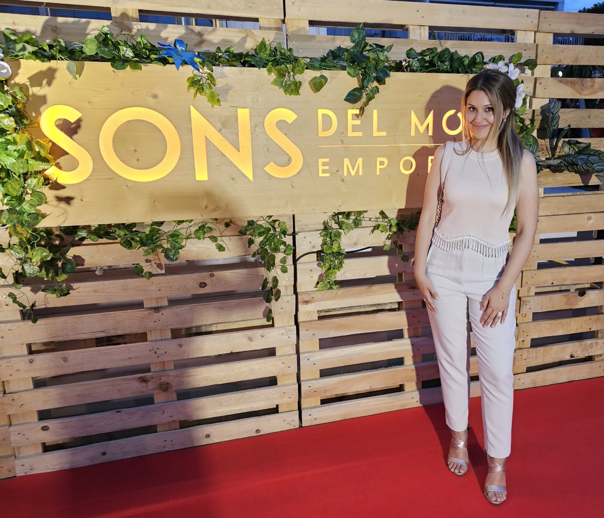 See you this saturday in the "Village" at the festival <a href="/sonsdelmon/">Sons del Món</a> 
#festival #sonsdelmon #performance #show #melissasanley #makenrow #thejacksons