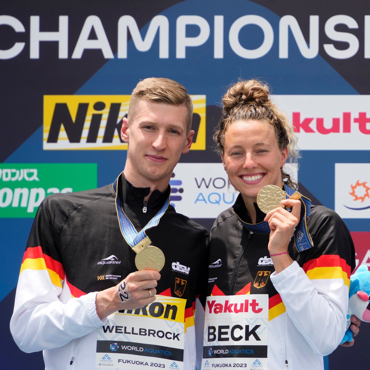 4-Fach GOLD! 🥇🥇
Nach den Triumphen über 10km stehen Leonie Beck und Florian Wellbrock nach 5km ganz oben auf dem Treppchen! 😍👏

🤯 Unglaublich! Herzlichen Glückwunsch! 

#TeamD #WirfuerD #Freiwasserschwimmen
