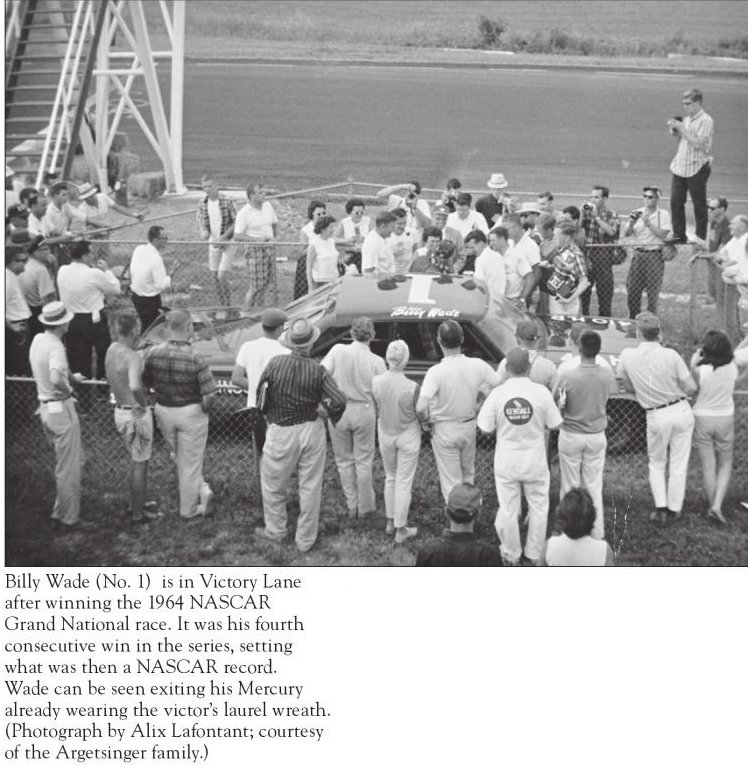 59 years ago today, Billy Wade won the 1964 The Glen 151.8 @ Watkins Glen.

Wade's 4th consecutive NASCAR Grand National (Cup) win.

Wade's 4th & final NASCAR Grand National win.

Wade is the first driver to win 4 consecutive NASCAR Cup races. https://t.co/DsjkJdpxbE