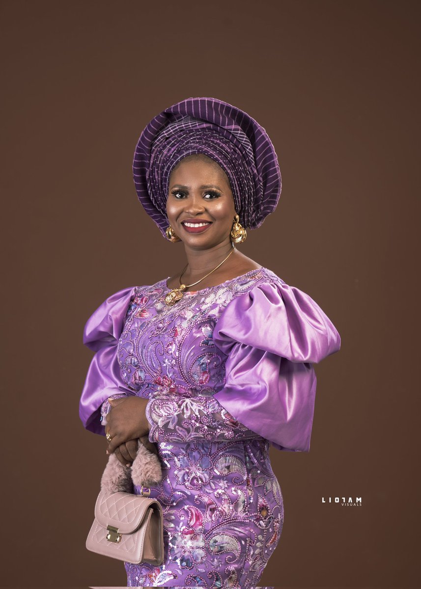 paul_tolulope's tweet photo. Celebrating another year of laughter, and motherhood🎉. She's not only capturing beautiful moments behind the lens but also treasuring the precious memories with her amazing children. Happy birthday to a supermom #BirthdayBlessings #SupermomLife #CherishedMoments
#liolamvisuals https://t.co/W7VisXresL