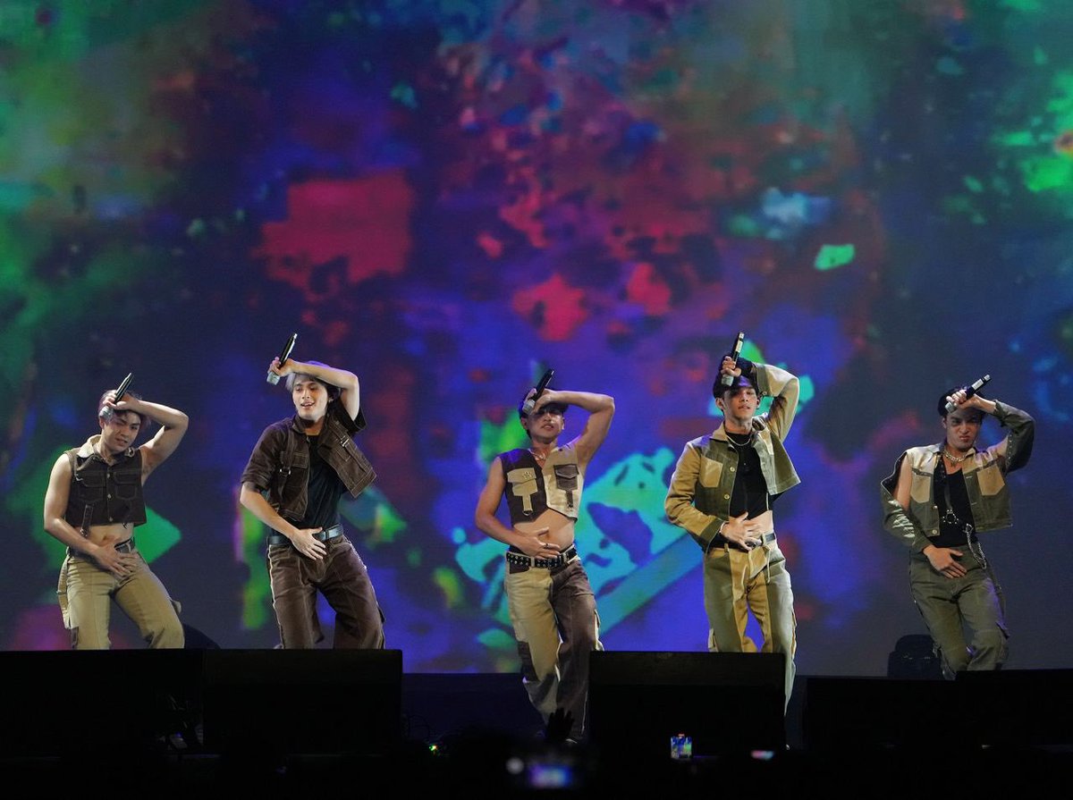 vxonofficial's tweet photo. We are so happy and honored to be part of the CS ALL STAR tour in 🇺🇸 we performed with the amazing artists and witnessed our kababayan here in the states!  We promise to bring more power to you all soon! 

#CSALLStar 
#Berce 
@cornerstone_ofc https://t.co/USSEUlW22U
