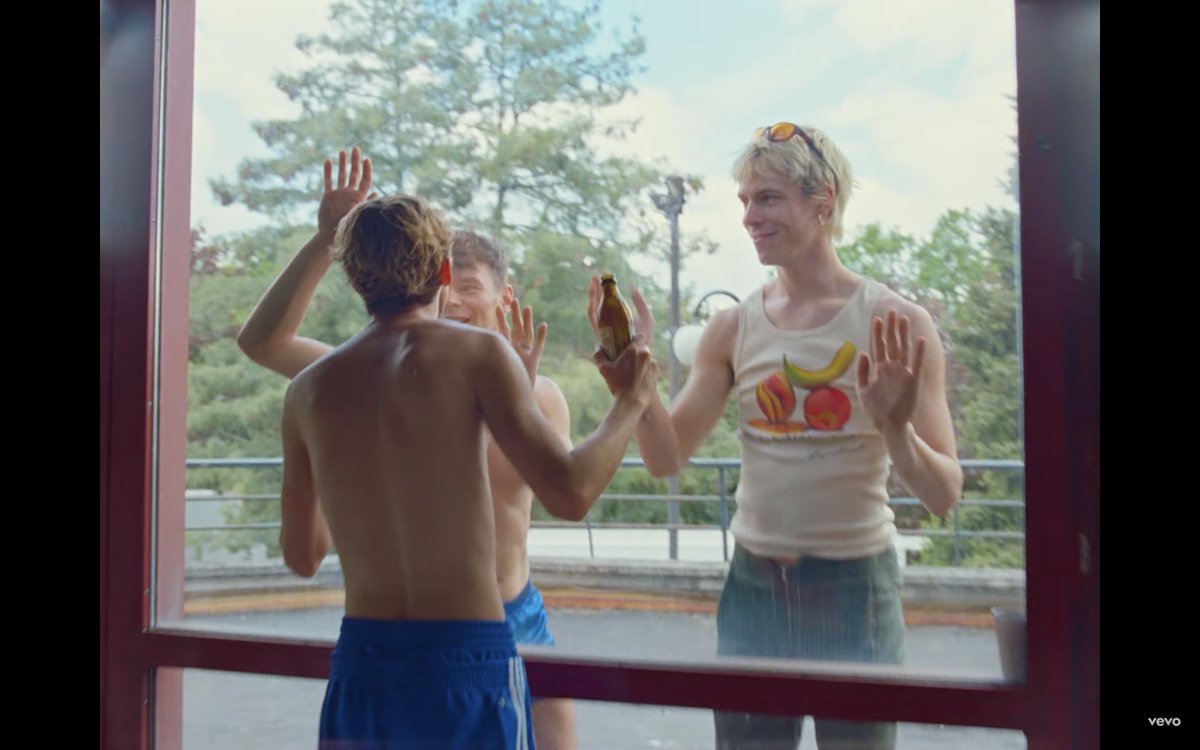 Lazoschmidl 'Taste the forbidden fruit' tank top in <a href="/troyesivan/">👼🏼</a> RUSH video