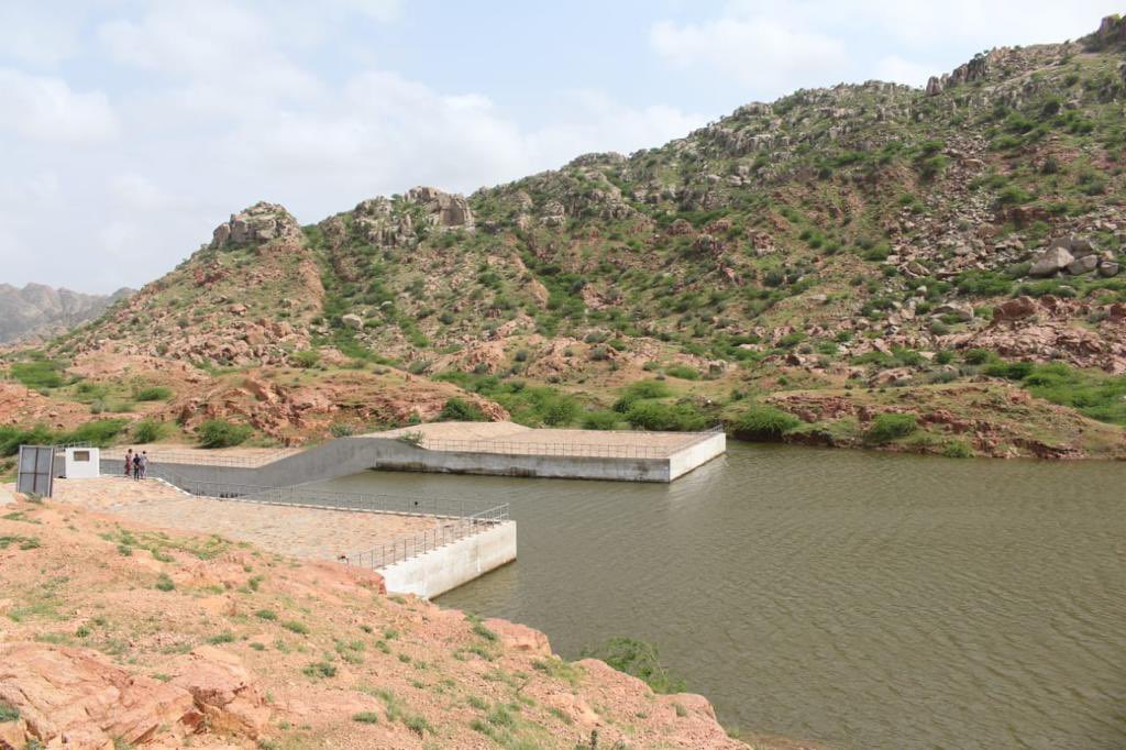 GoS has constructed 108 KM long Shaheed Mohtarma Benazir Bhutto water supply line for Thar, from umerkot to Keetari and extension of further 180 Km to connect enroute villages. It’s near completion to cater 134 villages of Distt Tharparkar and Umerkot. 49 Small dams in