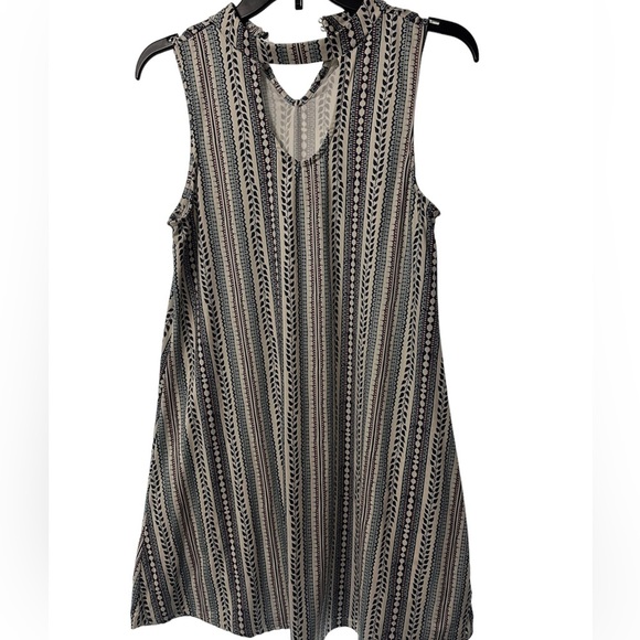 rusticinlubbock's tweet photo. So good I had to share! Check out all the items I'm loving on @Poshmarkapp from @sweet4135jad #poshmark #fashion #style #shopmycloset #redadair #mudd #brooksbrothers: https://t.co/FFcM36vc4u https://t.co/VVTa98KKPU