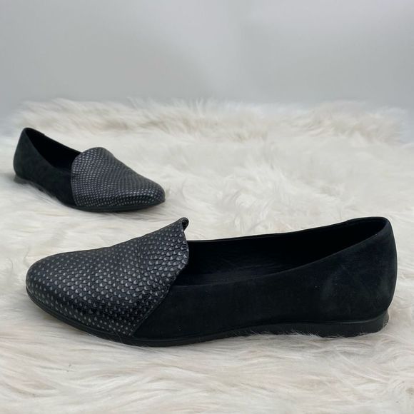 So good I had to share! Check out all the items I'm loving on <a href="/Poshmarkapp/">Poshmark</a> from <a href="/spc97t/">Sheila Chase</a> #poshmark #fashion #style #shopmycloset #ecco: posh.mk/PkzJqxZPwBb