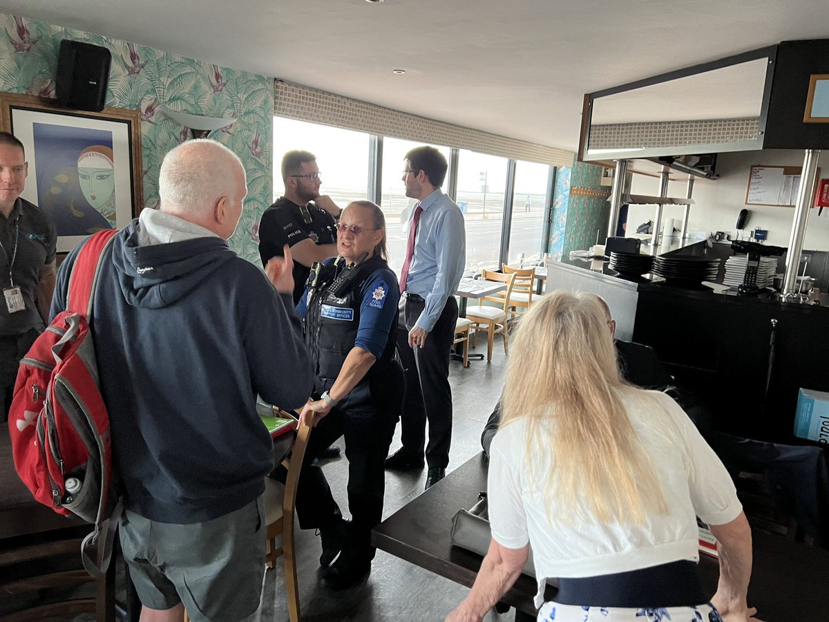 JamesCourtenay's tweet photo. Grateful to @EPSouthend’s Community Team, @SouthendCityC’s Community Safety Team, and a senior officers from the Council answering my call to attend the #SWCG meeting last night, to discuss the ASB and drug issues south of Station Rd. Great to hear directly from c45 residents! https://t.co/MYQ0gGEpmp