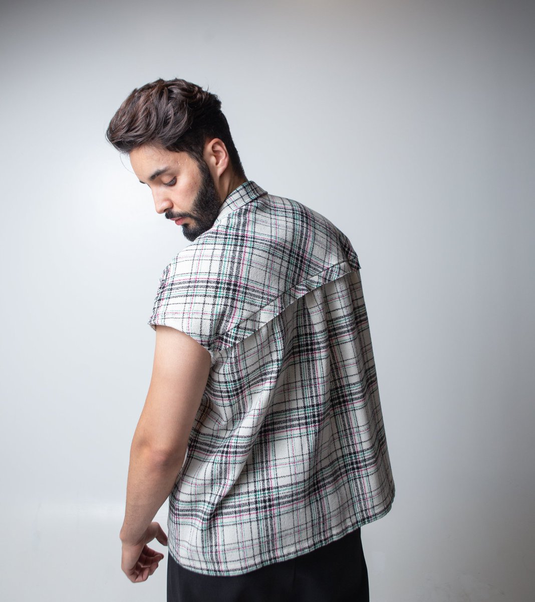 _alraqeba's tweet image. Button Down Vest
#shopify #shopifydropshipping #ecommerce #vest