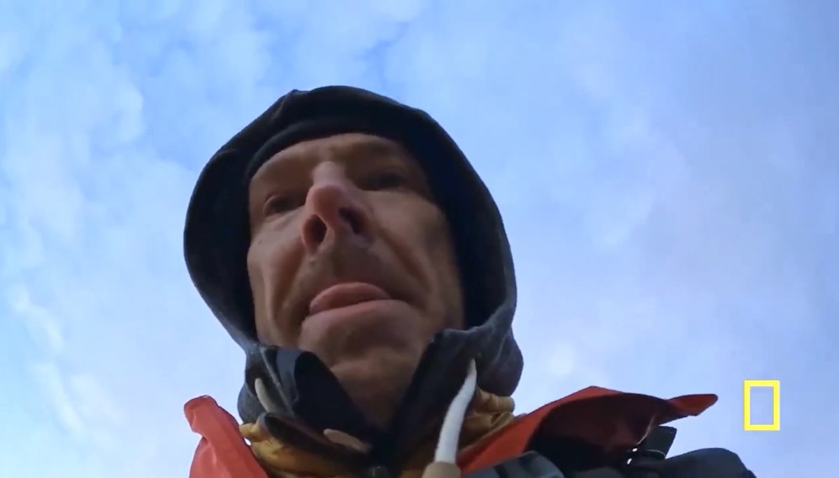 thelostsmiles ꫂ Phil Burbank's scarf tweet media
