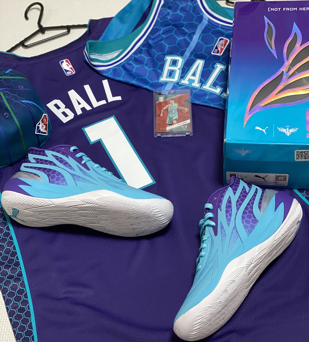 ballist22's tweet image. ヤバい！コレはヤバい！🤩
PUMA MB.02 "QUEEN CITY FADE"
なんで日本発売なかったんだ😭
歴代ホーネッツカラーの中でも
圧倒的ホーネッツ感❗️

最高すぎる🤤
はるばるようこそ日本へ🇯🇵
#GotltOnStockX #PUMABasketball