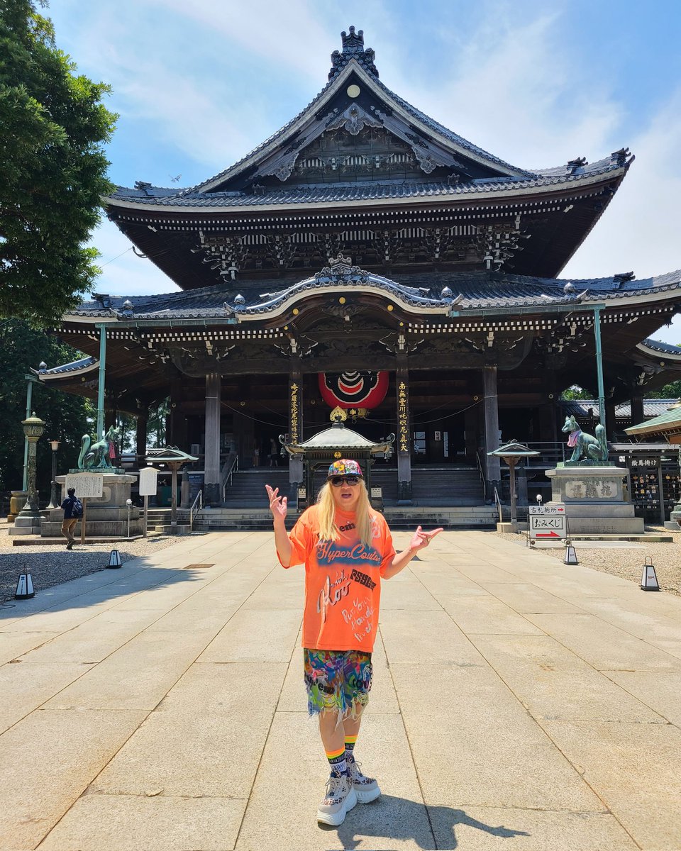 DJKOO_official's tweet photo. 先ほど #豊川稲荷 到着 ！！
YORU MO-DE 開催
本日はこの後、開催式典、寺宝館マッピング点灯式 催しが盛り沢山

そして20時からはODORI MO-DE 
僕��DJプレイで盆踊り DO DANCE！！
祈りを捧げ打ち上げランタン

豊川の最高の夏盛り上げます！！

 #YORUMODE
 #ODORIMODE
 #DJKOO 
 
https://t.co/KIQ7H83trQ