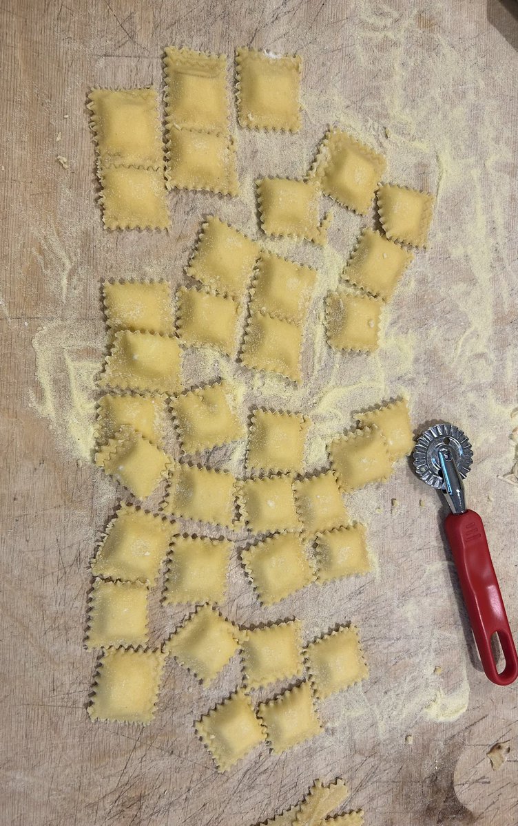 DeasyPamela's tweet image. A great way to spend an evening in Sardinia.  #Pastamaking #Sardinia #Alghero #holidays