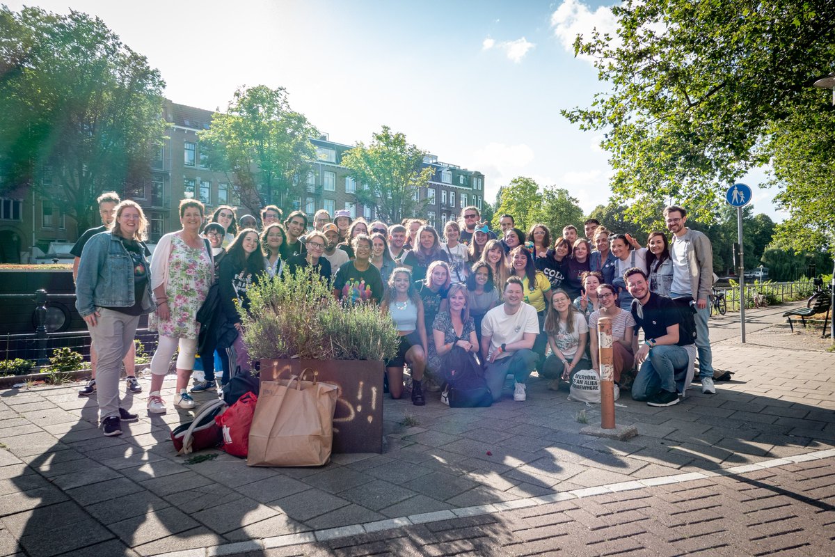 Coldplay Fan Meetup #3 was lovely 🥂

🇳🇱 #ColdplayAmsterdam