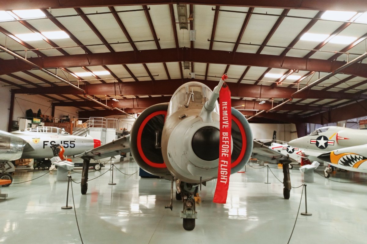 MAWZMAWZ's tweet photo. hair
harrier my beloved <3 need to get more pics of this boye when i return to the air museum, at some point. more nose smooches and pats are to be attended to
-
#av8a #aircraft #jet #harrier https://t.co/U7qeoTHD7X