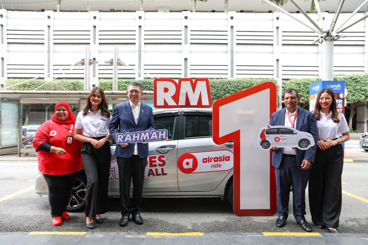 airasia's tweet photo. Say hello to '#PayungRahmah'! 👋✨️ 
An initiative to support affordable travel and connectivity by #airasiaSuperapp! 🚗✈️🏨

Tap for the full scoop. 👉 https://t.co/QSRR3tRb4O

#airasiaride #airasiahotels #AnyAirline #ItsSuper #ExploreYourWay #Ride #Fly #Stay #Malaysia https://t.co/9Ymt2GTNrm