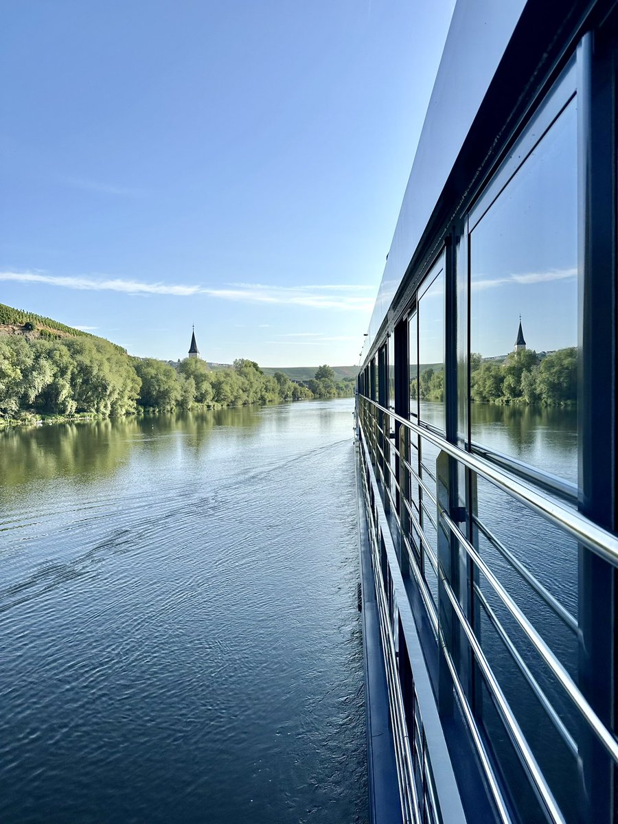 divergenttravel's tweet photo. Morning reflections
River cruising in Europe Down the Moselle River with Avalon Waterways
@AvalonWaterways 👀
#AvalonInView
#avalonwaterways #europecruise #avaloncruise #europedestinations #EuropeTrip #Europetravels #rivercruise #CruiseLife #europevacation #Moselleriver https://t.co/lR3NjlHSgn