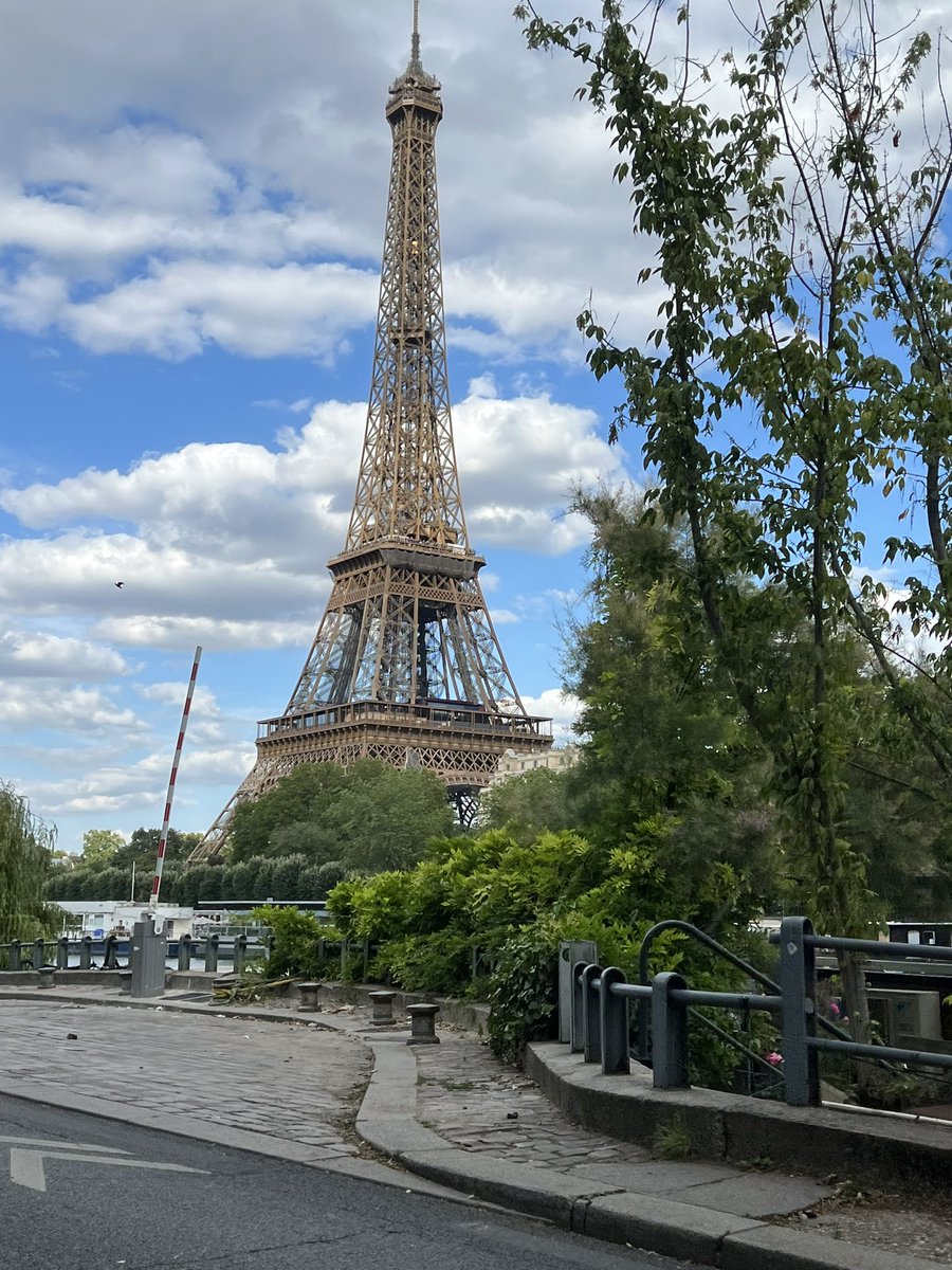El viaje en familia, 1850 km en coche, Bélgica, Portugal, España, Paris…obvio todos los detalles próximamente en el blog. #viajesconniños #parisjetaime <a href="/madresfera/">Madresfera ☕️</a> #paris #blogpost