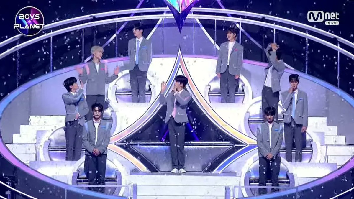 jiwoongfans's tweet photo. WE'VE ALREADY COME SO FAR... IM SO PROUD OF YOU ZB1 CONGRATULATIONS <333

#ZEROBASEONE1stWin #InBloom1stWin https://t.co/wHnkTEleih