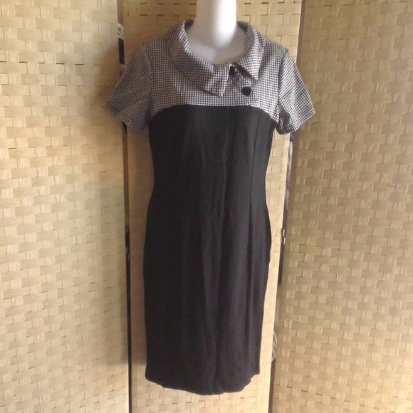 So good I had to share! Check out all the items I'm loving on <a href="/Poshmarkapp/">Poshmark</a> #poshmark #fashion #style #shopmycloset #dooneybourke #aqua #homeyee: posh.mk/vTg51J5AkBb