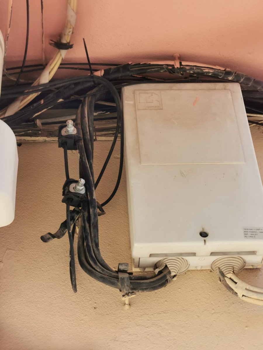 Esta mañana he acompañado a <a href="/gonzalezpons/">González Pons</a> a denunciar la okupacion de vivienda en Bonrepos junto a <a href="/PPBonrepos/">PP Bonrepòs i Mirambell</a> <a href="/ppopular/">Partido Popular</a> tenemos una propuesta de desalojo en 24 horas <a href="/ppcv/">Partido Popular Comunitat Valenciana</a> <a href="/popularsval/">PP provincia de Valencia</a> <a href="/PPSenado/">Grupo Parlamentario Popular en el Senado</a> <a href="/GPPopular/">Grupo Popular Congreso</a>