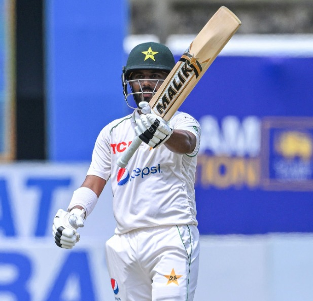 umerspain123's tweet photo. Karachi kai larke nai ek baar phir Pakistan ko sahara dedia, akhir dil hai 🇵🇰, shaba @saudshak 
#PAKvsSL https://t.co/lMssNNUoIQ