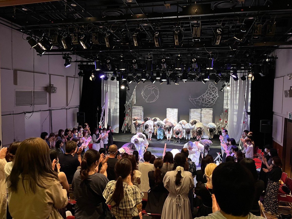 tatsu_001120's tweet photo. ネオ・シェイクスピアシリーズ
第一弾『ハムレット』

終演しました。

今回出会った方々と、またどこかの現場で会えることを願いながら、精進していきます。

野口さん、大河さんをはじめとした出演者の方々、スタッフの方々、お客様、皆さんありがとうございました✨ https://t.co/IuAxz0PB3M