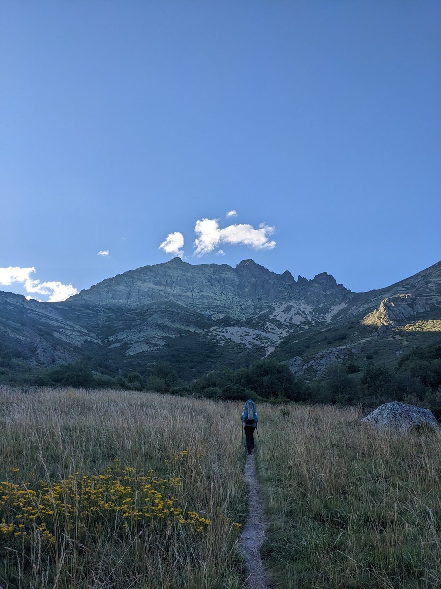 JavierHardBass's tweet photo. Es normal irse lejos a buscar el espectáculo de la naturaleza. Pero vengo a recordar que este tesoro es la Montaña Palentina, y lo tenemos al lado. https://t.co/OGWJrLLWJv