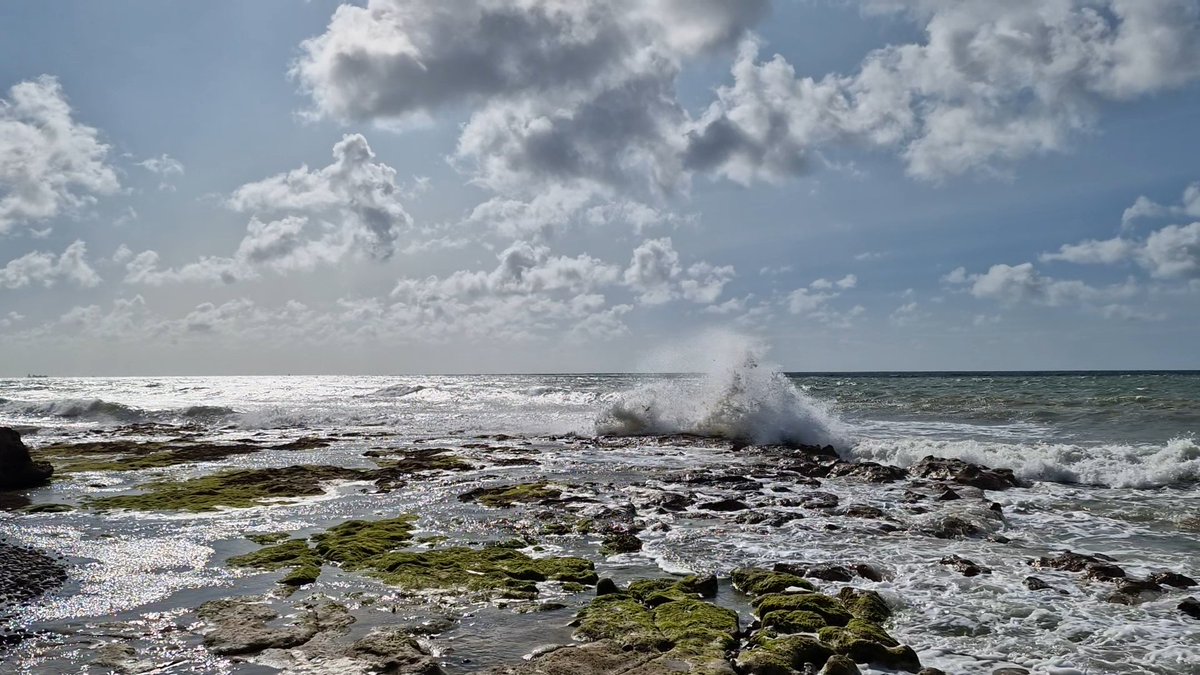 pickingill's tweet photo. #whitecliffbay #bembridge #isleofwight https://t.co/AQIXfCDNAp