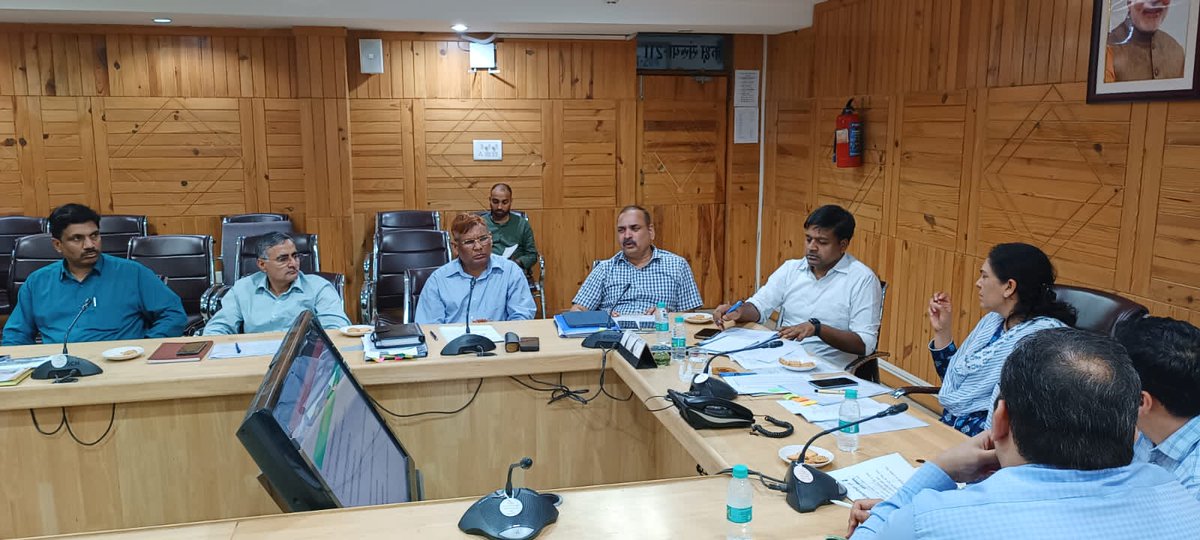 प्रमुख सचिव, चीनी उद्योग एवं गन्ना विकास विभाग द्वारा दिनांक 17.07.2023 को विभागीय कार्यों की समीक्षा की गई। 
#upcane 
@upcane <a href="/UPGovt/">Government of UP</a> <a href="/CMOfficeUP/">CM Office, GoUP</a> <a href="/InfoDeptUP/">Information and Public Relations Department, UP</a>