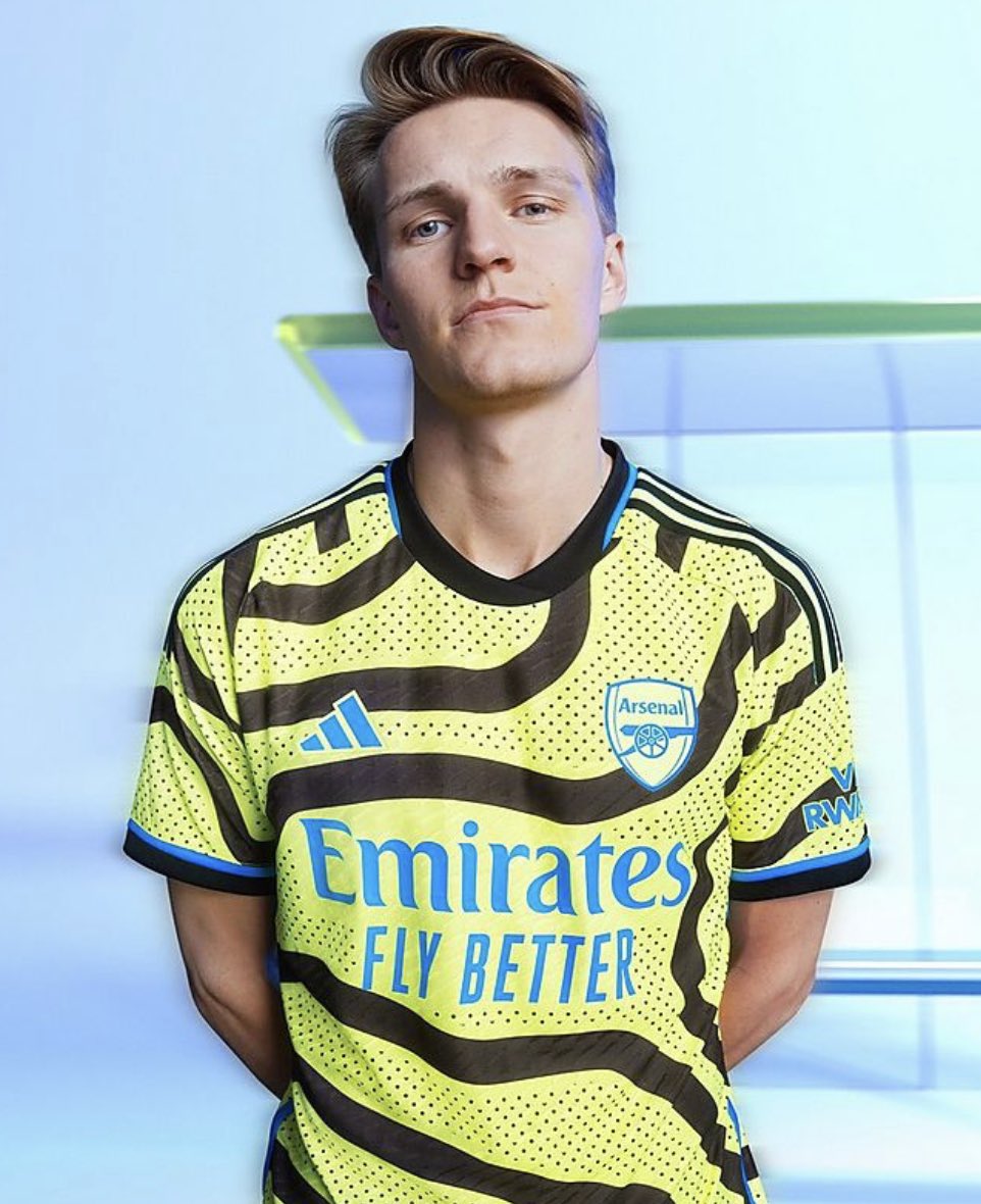 TikiTakaConnor's tweet photo. Rank Arsenal’s new away kit out of 🔟. 

GO ⤵️ https://t.co/uSt8qbnFZS
